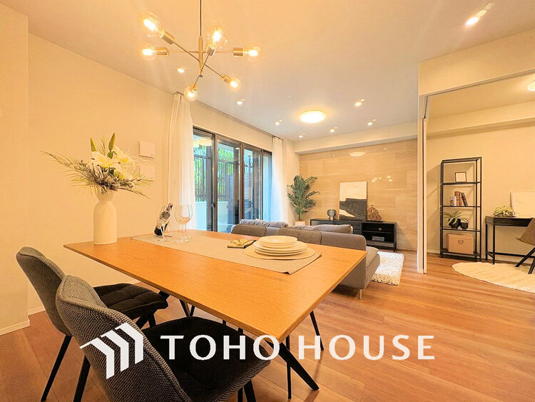 内装 家族みんなが爽やかに過ごせるように、光をたっぷり取り込んだLDK