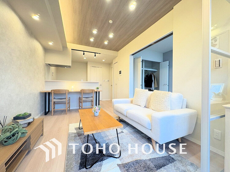 内装 広がりのある住空間、家族が集まるリビング・ダイニング