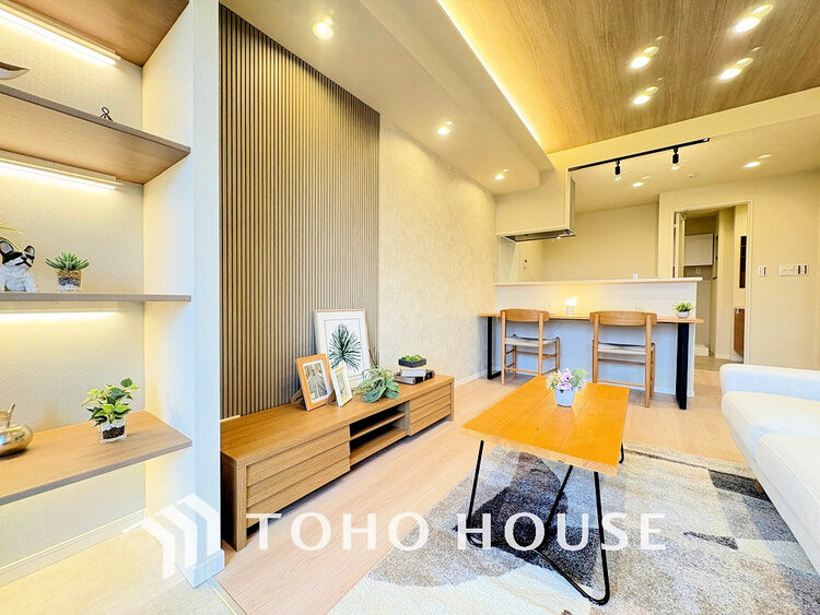 内装 上質な時間を育む暮らしのメインステージ。寛ぎとコミュニケーションを育む居心地のよい場所