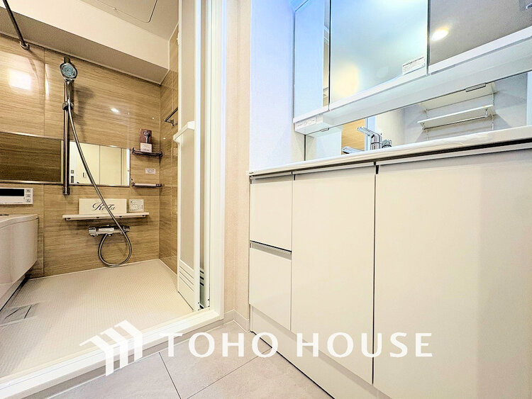 洗面 大きな洗面鏡付き、朝の身支度も楽しくなりますね