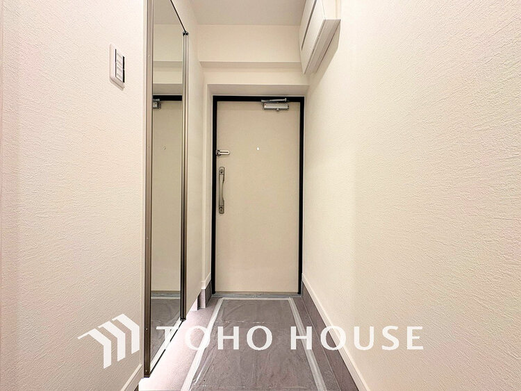 玄関 落ち着いた雰囲気の玄関、家族の帰りを暖かく迎えてくれます