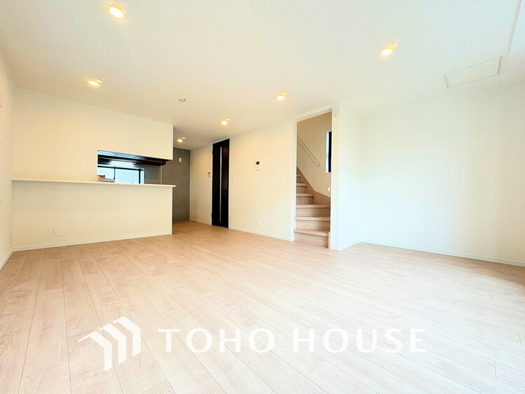 内装 上質な時間を育む暮らしのメインステージ。寛ぎとコミュニケーションを育む居心地のよい場所