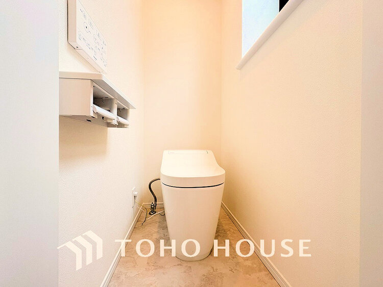 トイレ 白いクロスにより清潔感のあるトイレ