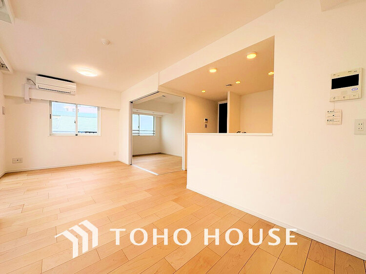 内装 上質な時間を育む暮らしのメインステージ。寛ぎとコミュニケーションを育む居心地のよい場所