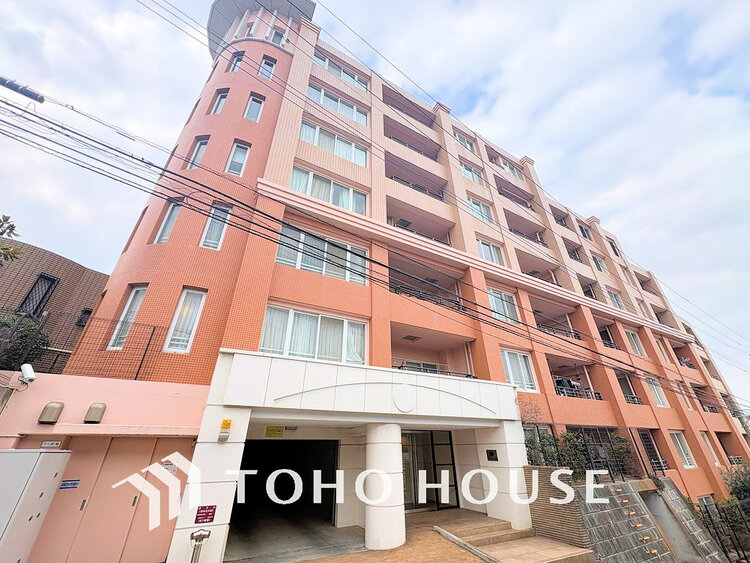 外観 〜大切なペットと暮らせるリノベーション住戸〜南向き角部屋につき陽当たり・通風良好〜