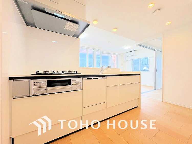 キッチン シンプルな部屋の雰囲気に溶け合うナチュラルキッチン