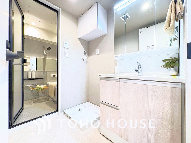 洗面 大きな洗面鏡付き、朝の身支度も楽しくなりますね