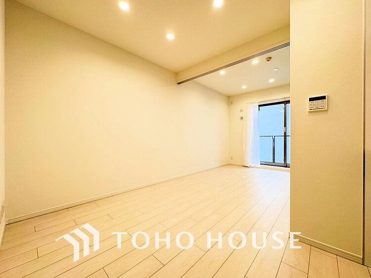 内装 上質な時間を育む暮らしのメインステージ。寛ぎとコミュニケーションを育む居心地のよい場所