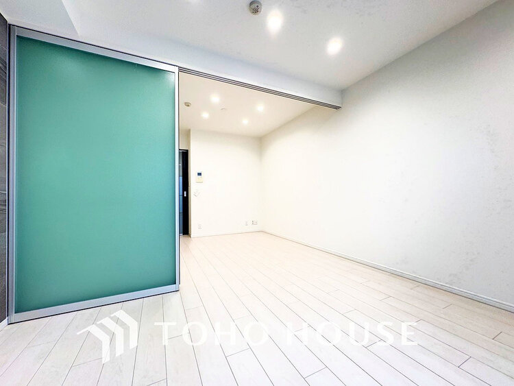 内装 1日の疲れを癒し、心地よく寛げるようゆったりとした広さをしています