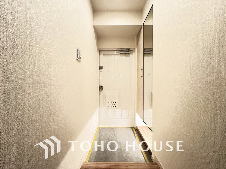 玄関 落ち着いた雰囲気の玄関、家族の帰りを暖かく迎えてくれます