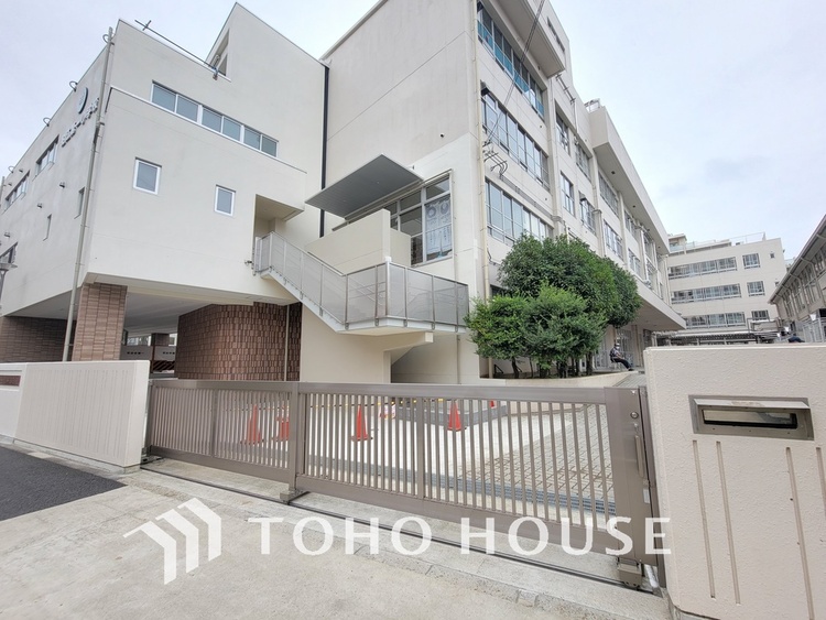 周辺 狛江市立狛江第一小学校　距離750ｍ