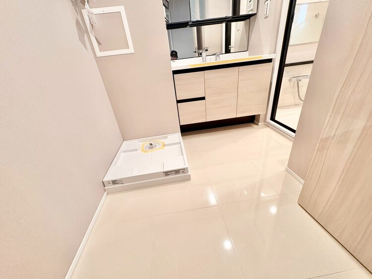 その他 十分な広さの脱衣所。