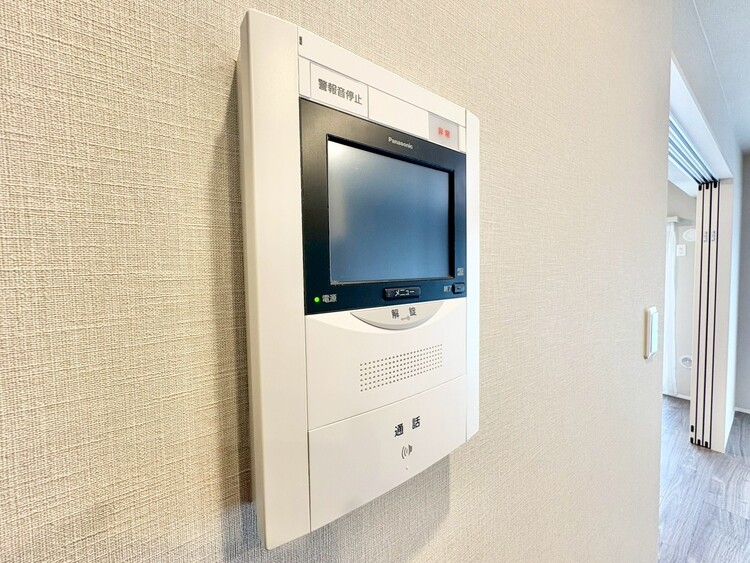 その他 誰が来てもわかる様にモニター付きインターホンを設置。