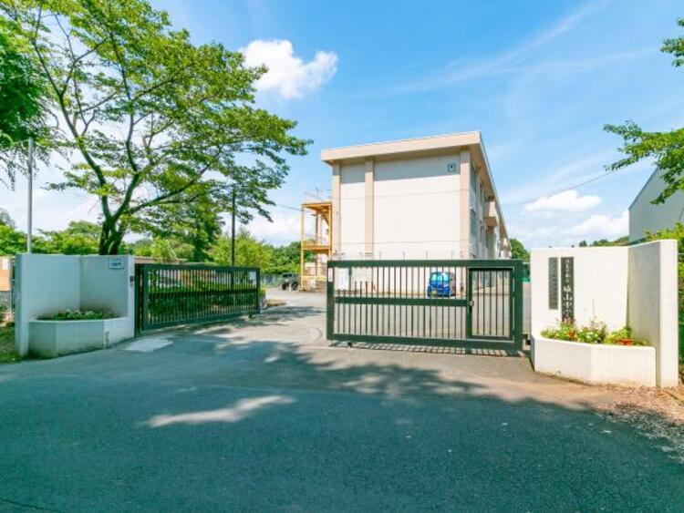 周辺 八王子市立城山中学校迄580ｍ