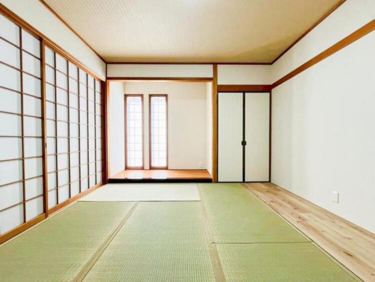 内装 ゆったりと寛げる広々バスで足を伸ばしてリラックス。　最新のユニットバスは設備も充実です。 