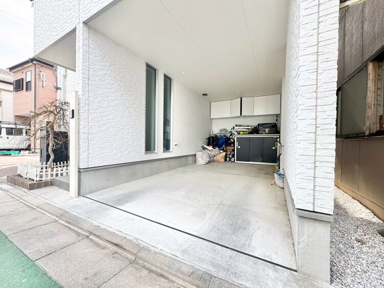 駐車場 本物件の駐車スペースです。車種制限のある場合もございますので、お気軽にお問い合わせくださいませ。