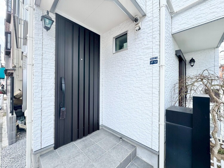 玄関 玄関を開ければ、そこは安らぎのご自宅。