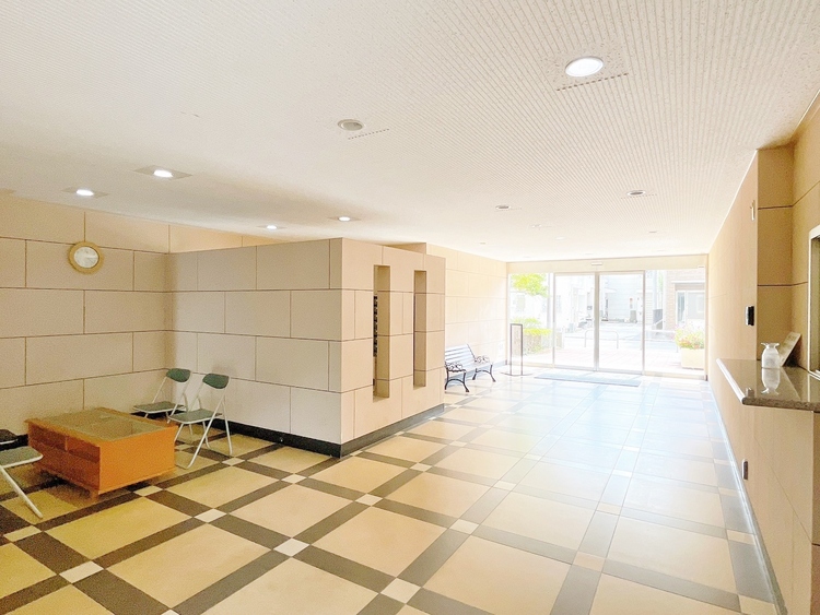 エントランス エントランス内部は、管理が行き届き清潔な共有スペースとなっています。