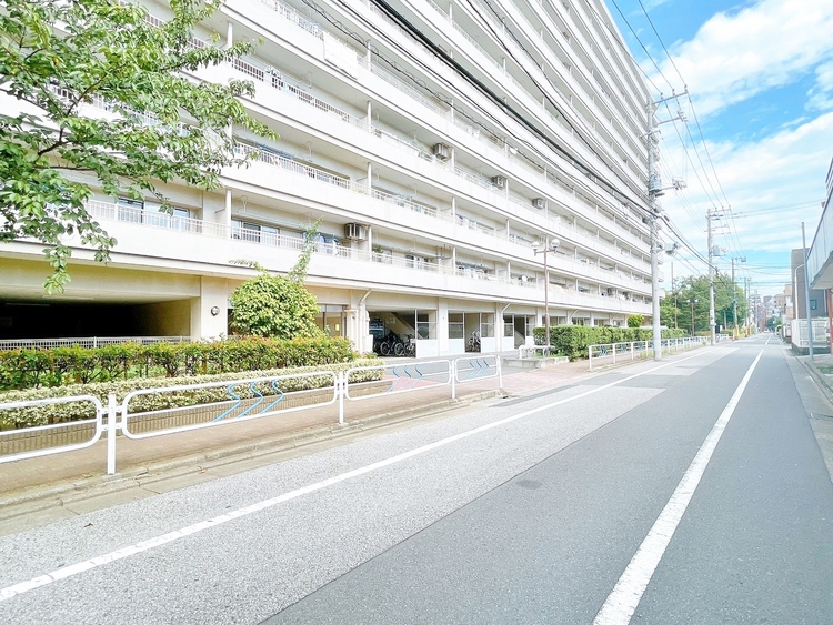 外観 現地に足をお運びいただいた際には、周辺散策などをお勧めいたします。