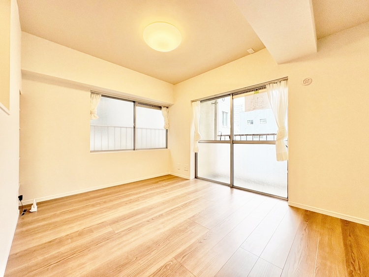 寝室 ベッドも十分に設置するスペースがあります。