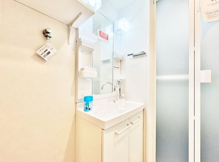 洗面 何かと物が増える場所だからこそ、スッキリと見映えの良い空間に。