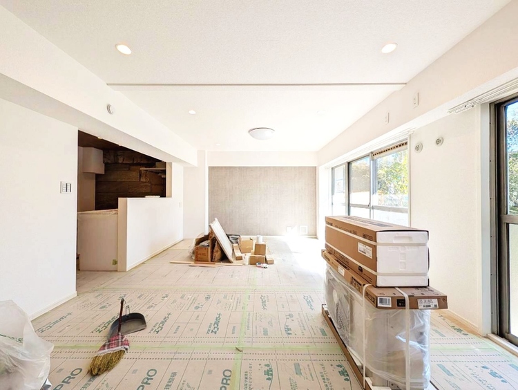 居間 居心地の良い空気感は、暮らしのステージを彩り、心からのやすらぎと満足感を与えてくれます。