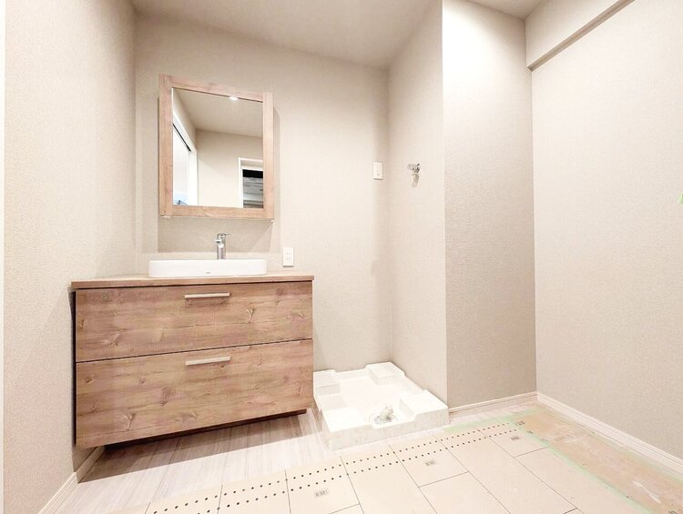 トイレ 清潔感と心地よさを重視した、上質感漂うパウダールーム。