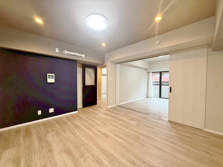 居間 快適に過ごす毎日を求めて、暮らしの中でご自身の「マイホーム」に創り上げてください。