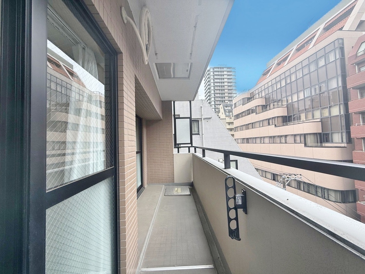 バルコニー 暮らしの中で、光と風を演出してくれるバルコニー。