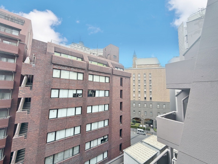 バルコニー 頬をなでる、優しい風を感じることが出来ます。