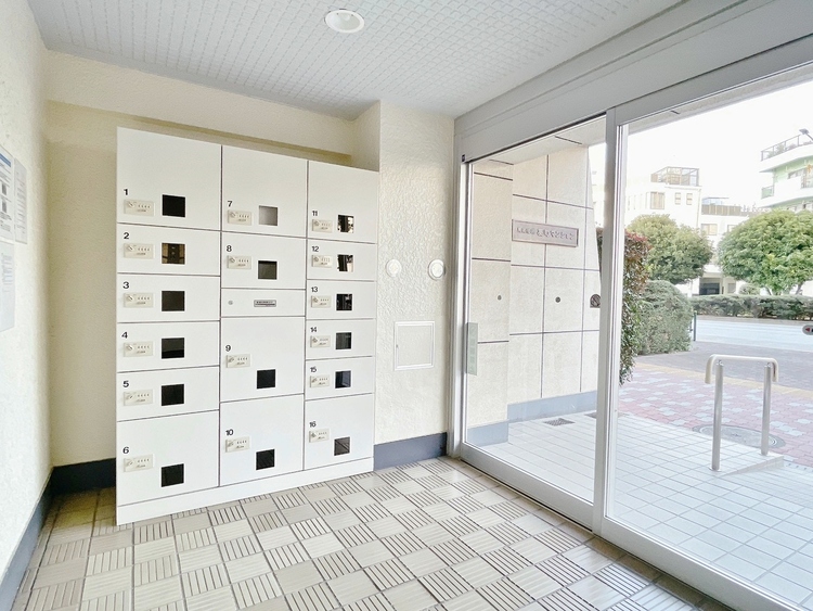 設備 留守時に便利な宅配ボックスを完備。