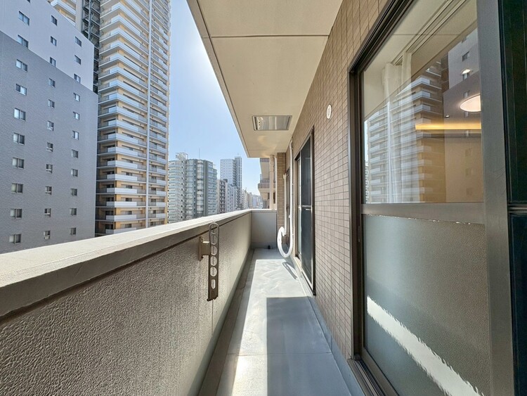 バルコニー 暮らしの中で、光と風を演出してくれるバルコニー。