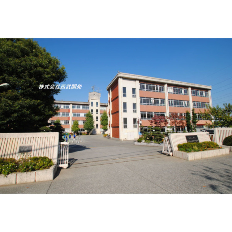 周辺 第四中学校(約800m)