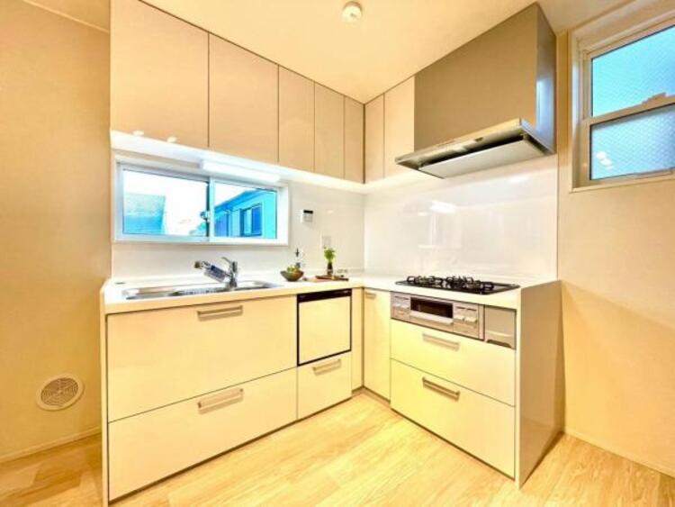 キッチン ワイドなカウンターで、将来お子様と一緒にお料理をするときも重宝します。