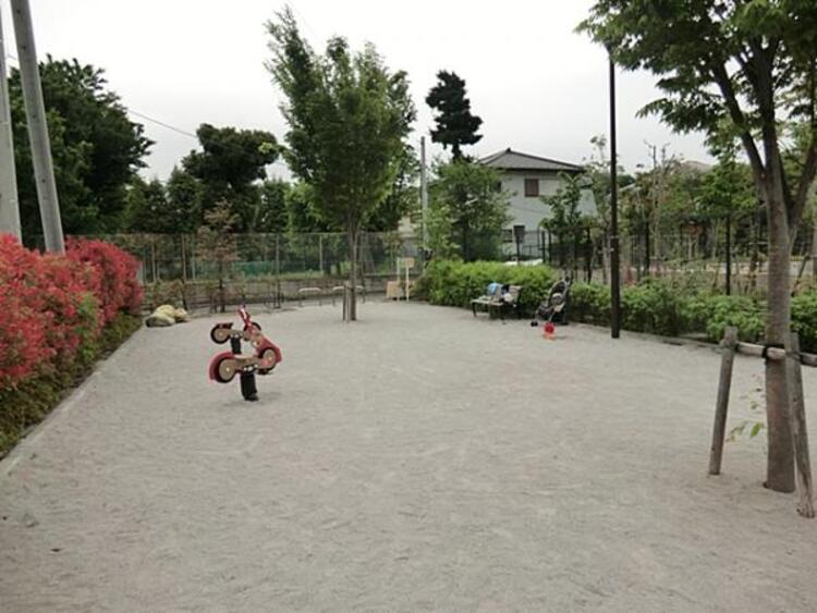 周辺 日吉本町三丁目第二公園　450ｍ