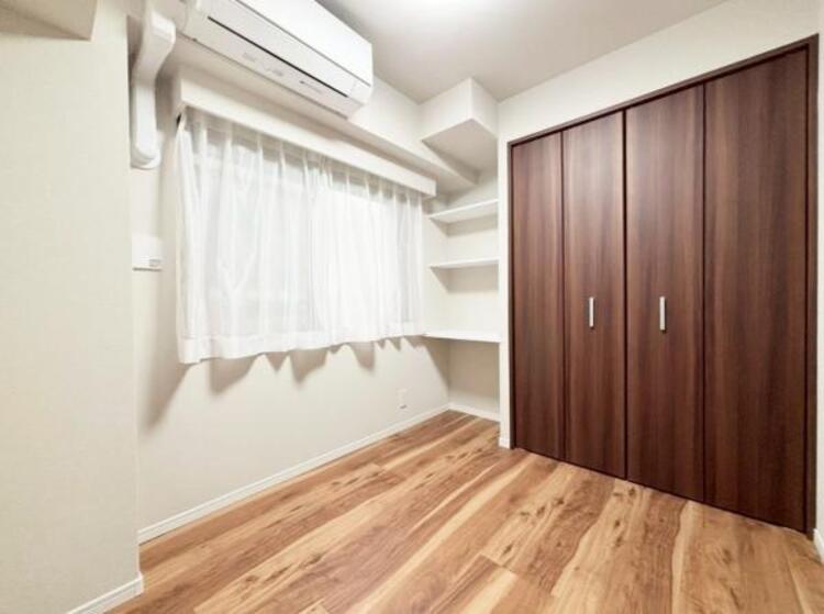 内装 LDK8.3帖　くつろげるリビングは話に夢中になりすぎて、ついつい時間を忘れてしまう。そんな束の間の幸せを感じさせてくれる場所です。