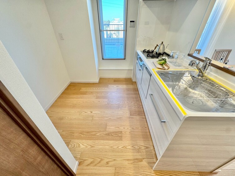 その他 開放感のあるキッチンスペース。調理をしながら、会話も弾みそうですね。