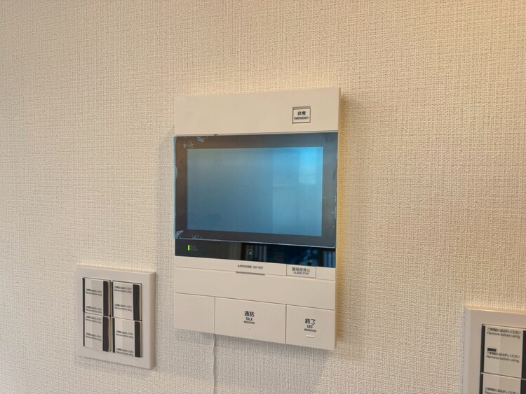 その他 誰が来てもわかる様にモニター付きインターホンを設置。