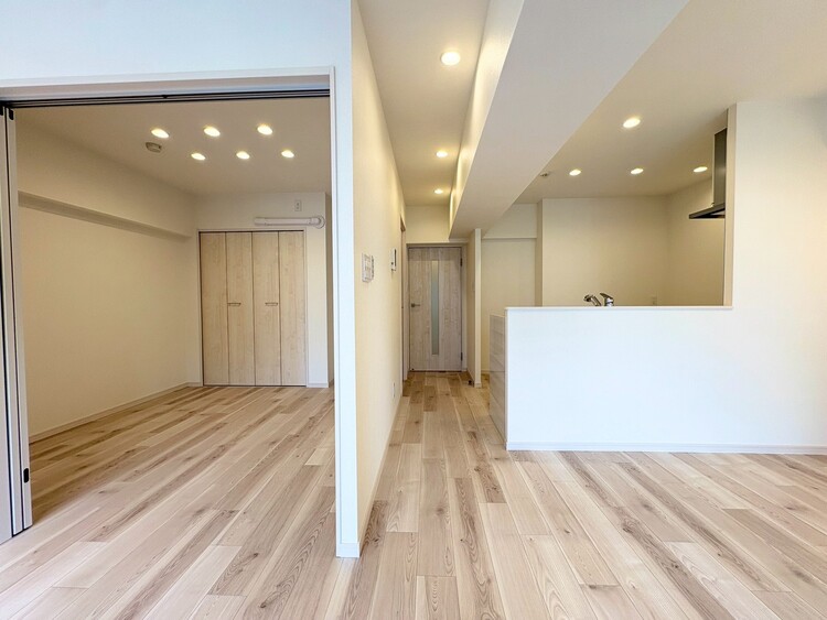 その他 通風・採光に優れ、心地よい光と風が溢れています。＊配置してある家具や小物はCGによるイメージ画像です。