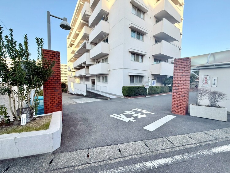 その他 上質感漂う玄関アプローチです。