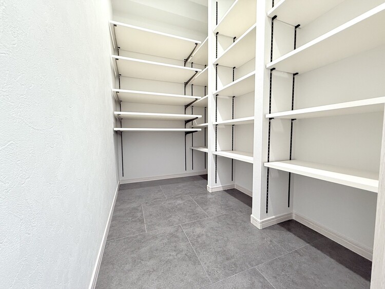 その他 収納スペースが付いていて、お部屋を広く使っていただけます。