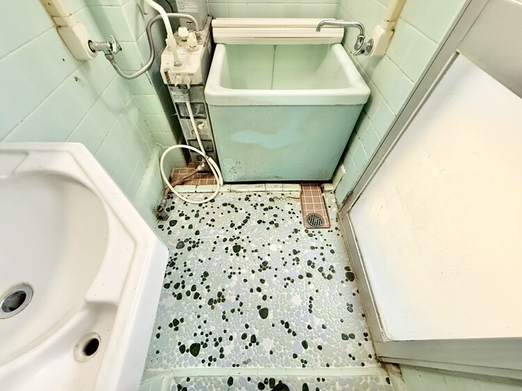 その他 十分な広さの脱衣所。