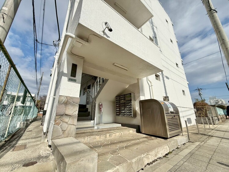 その他 ゴミ置場。綺麗に管理されております。