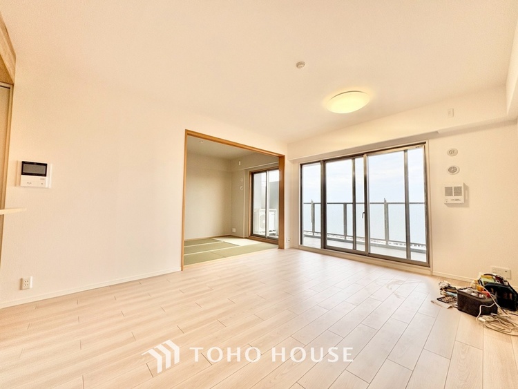 内装 「想像していた以上に広い」が写真を撮っているときの感想です。家事動線に配慮したプランによりご家族がくつろげる明るく広い空間が確保できました。