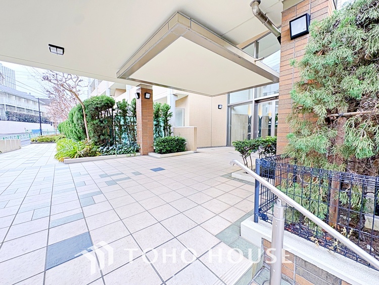 外観 気持ちの良い朝をつくりだし、夕方には笑顔を取り戻させてくれるミラー。パウダールームはいつでも本来の自分を取り戻せる空間。明るく仕上げてあります。