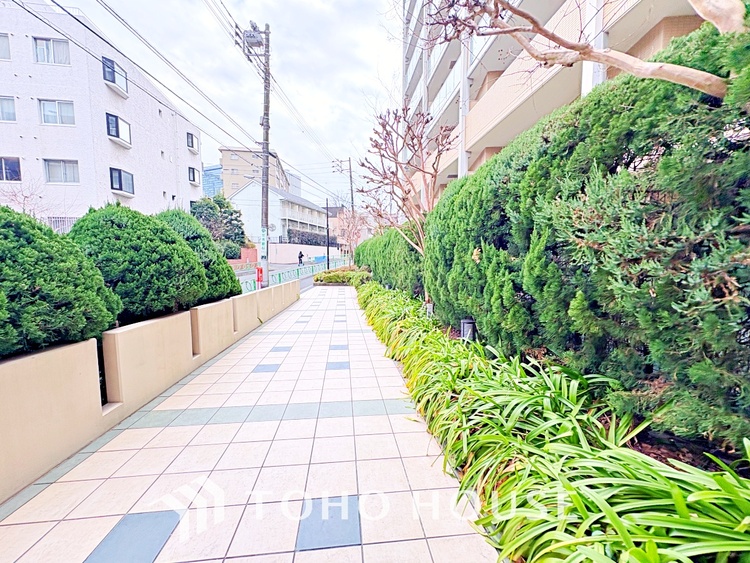 その他 ◆愛育◆キッチンは家族の絆を育む大切な空間。シンプルで使い易いSystemKitchenで愉しく作る料理は愛情のある美味しいご馳走に。家族で使える広々としたダイニングキッチンです。