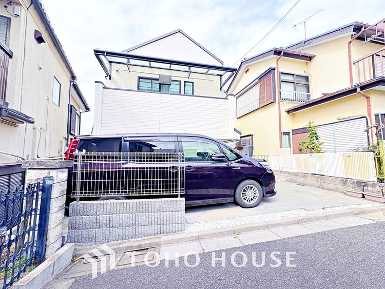 外観 風の通り道。舞い込んでくる風が優しく躍り、室内に爽やかな空気を運んでくる。そこに季節の息吹を感じて、いまがどんな季節なのかを実感する。