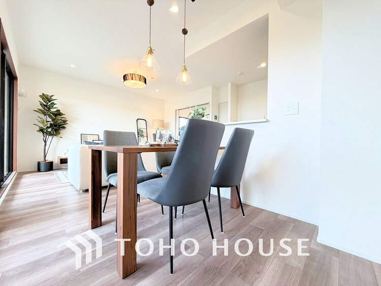 内装 ゆったりとくつろげる上質なリビングダイニング