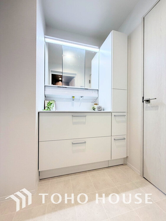 洗面 大きな洗面鏡付き、朝の身支度も楽しくなりますね