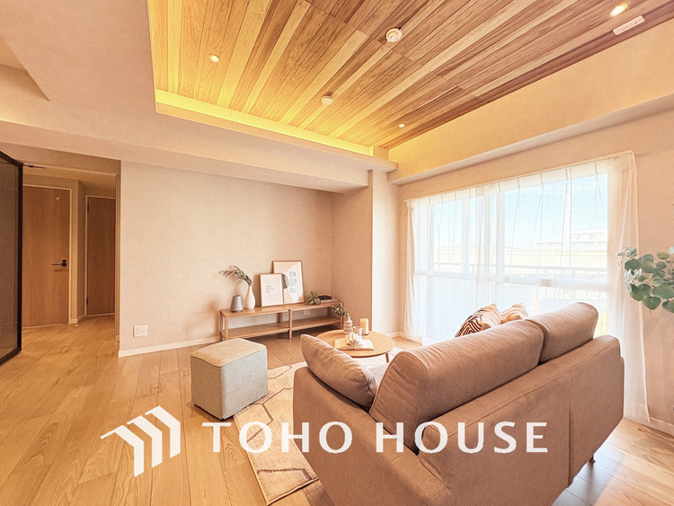 内装 広がりのある住空間、家族が集まるリビング・ダイニング